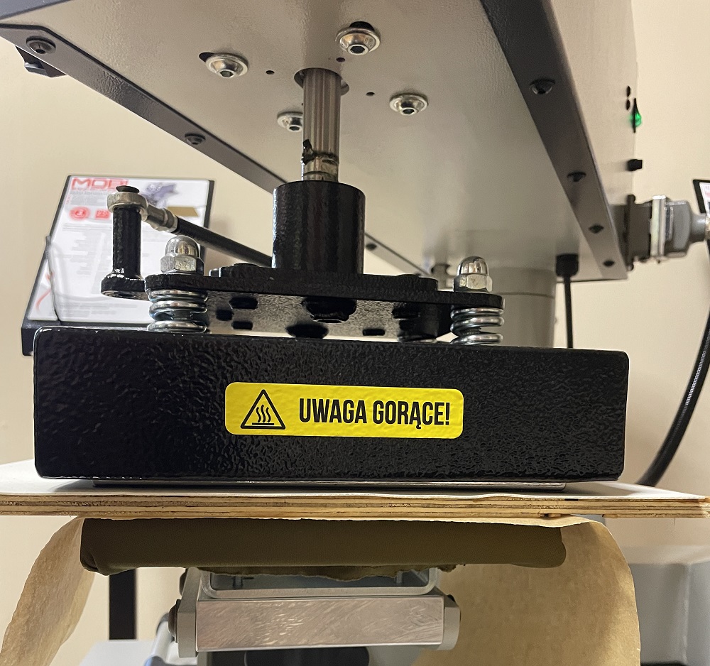 Naklejka - Uwaga gorące_1